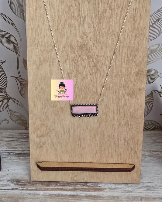 Pink conch pendant necklace